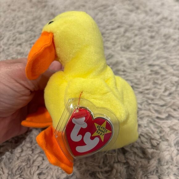 Ty Beanie Babys - Quackers The Duck 6" Plush Toy (4024) - Picture 4 of 4